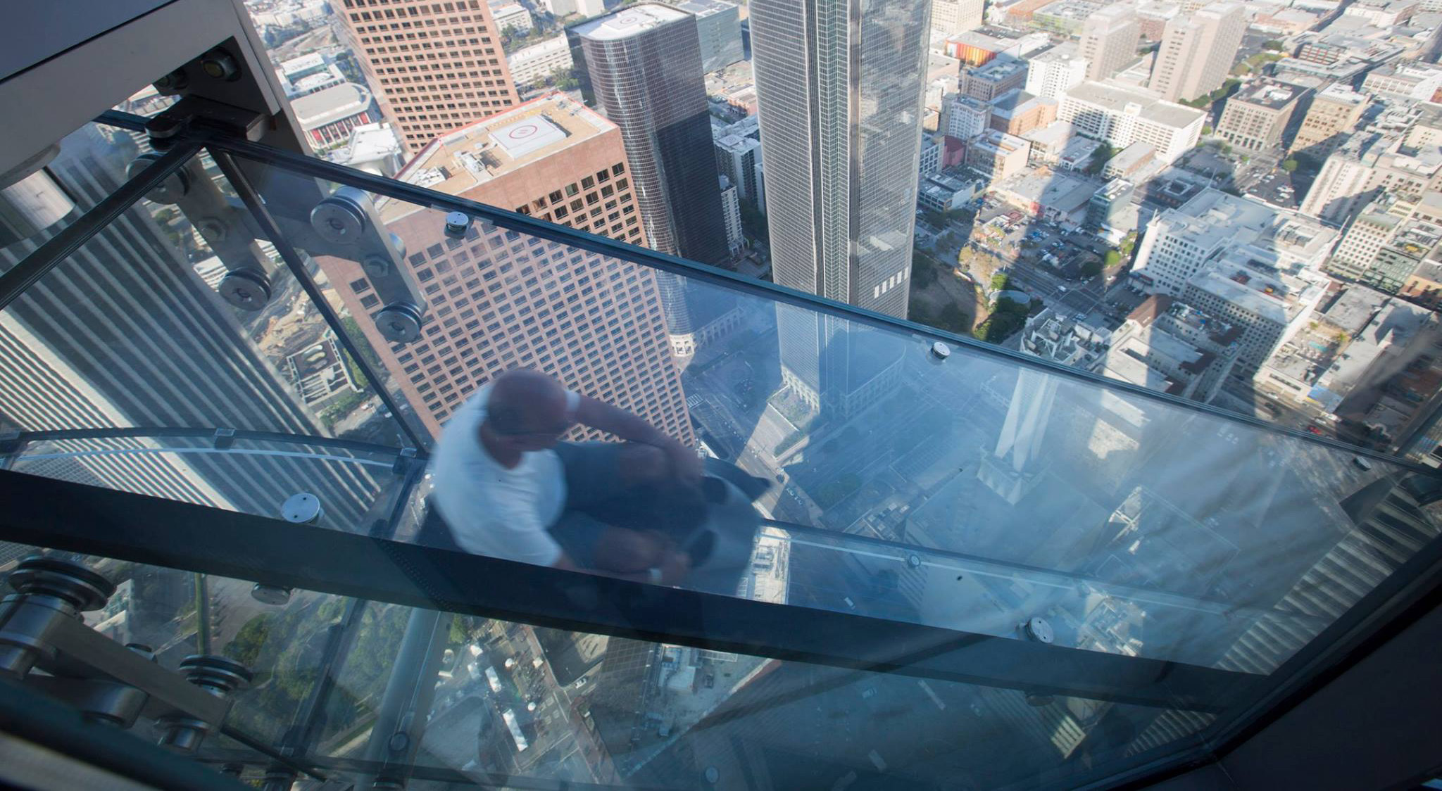 5 ThrillSeeking Skyscraper Attractions Around The World